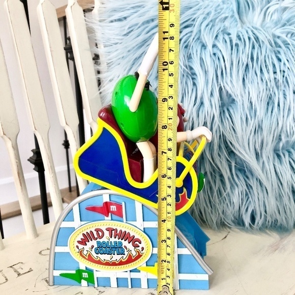 M&M, WILD THING, Roller Coaster Ride, Candy Dispenser, Vintage, 2002 - Picture 11 of 12